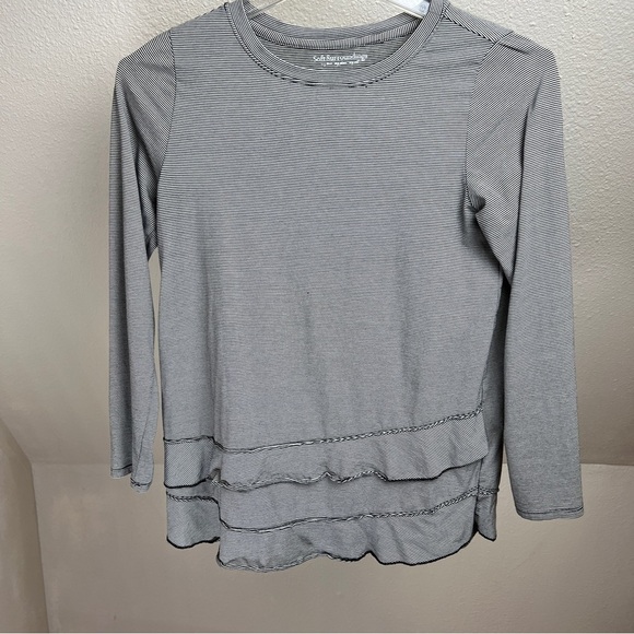 SOFT SURROUNDINGS Black & White Micro Striped top w/Ruffle Details. Petite Small - Picture 1 of 4